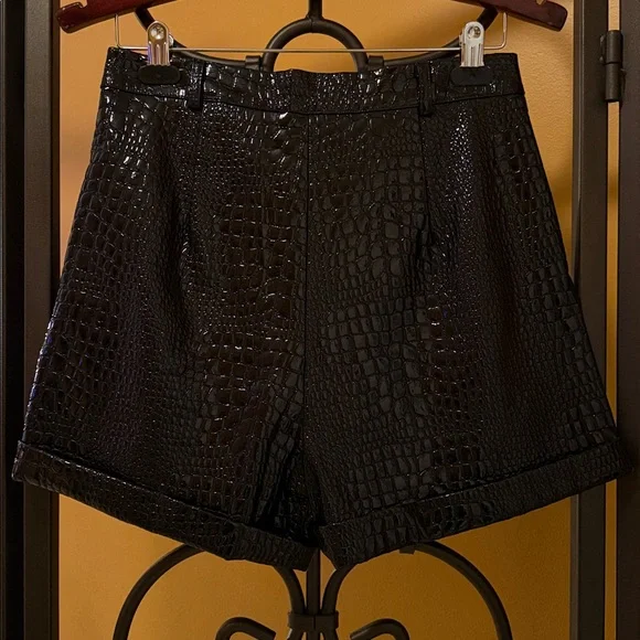 SAINT GENIES Croc Embossed Shorts - Picture 5 of 14